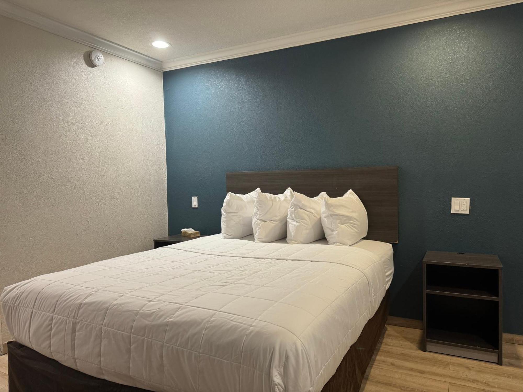 Baymont By Wyndham Bakersfield Ξενοδοχείο Εξωτερικό φωτογραφία